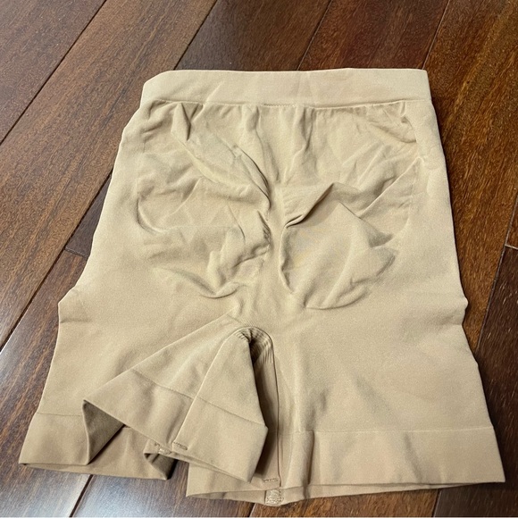 Body Wrap The Chic Boy Short - Picture 4 of 5